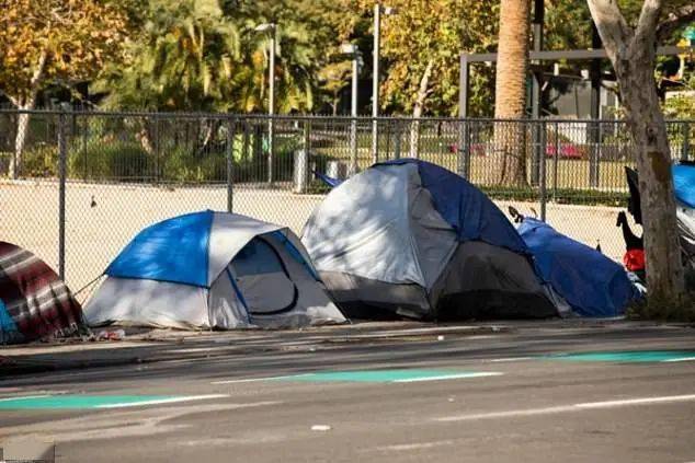 澳洲华人:“住监狱都比这好！”澳洲华人博主街头采访澳洲华人，有人说了大实话！